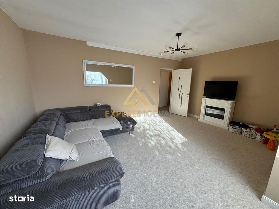 Apartament de vanzare 3 camere + garaj Str. Moldovei