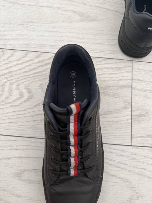 Adidasi Tommy Hilfinger