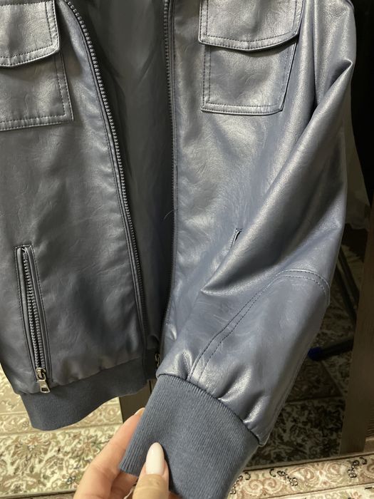 Продам кожанку на мальчика