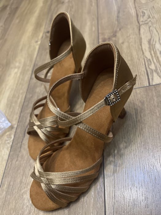 Танцевальная обувь для латины