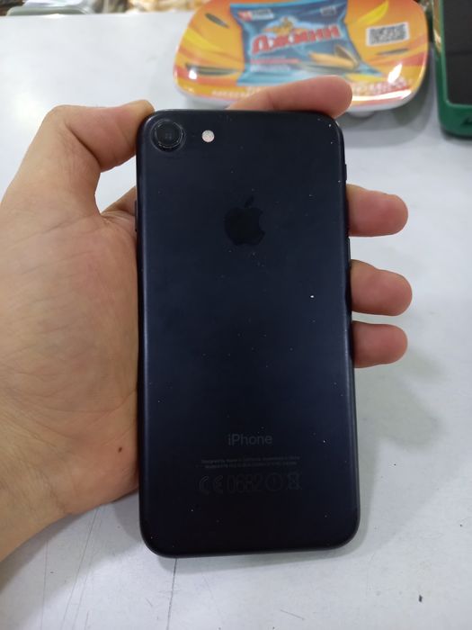 Продам или обменяю айфон 7