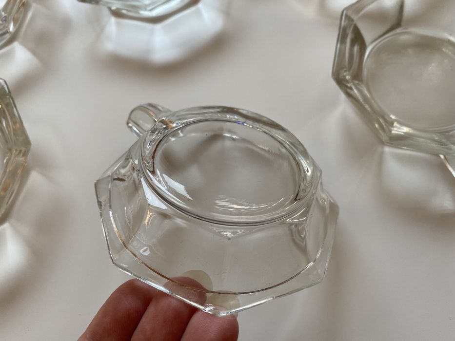 Малки стъклени чинийки