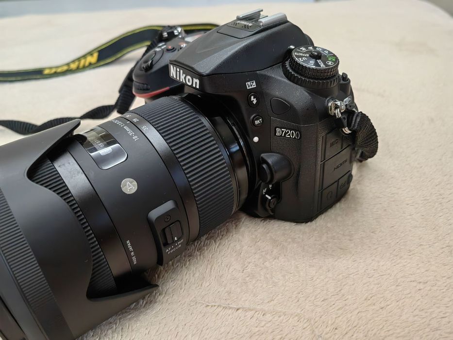 Nikon D7200 + два обектива и аксесоари