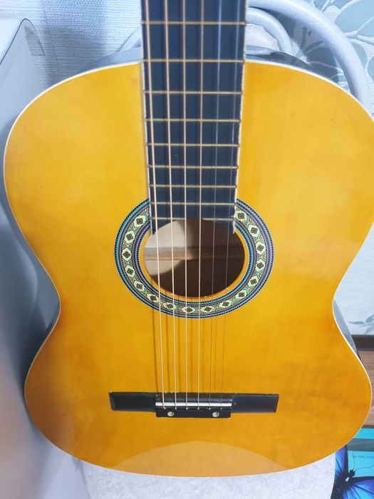 Гитара б/у продам