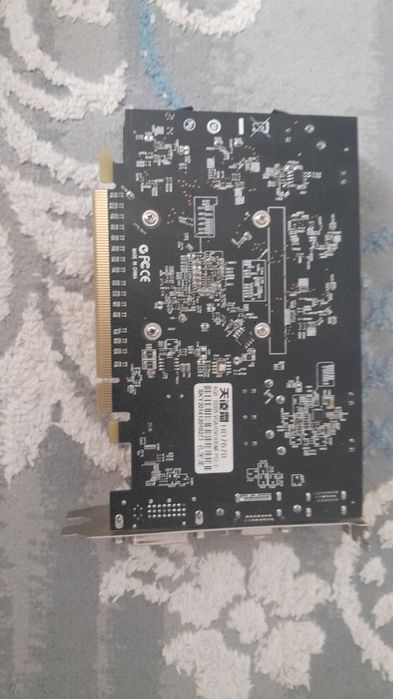 Продам видиокарту amd hd 7670 4gb