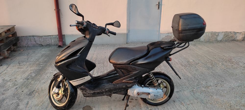 Скутер Ямаха Аерокс МБК 50 кубика, редовен с документи, регистриран !