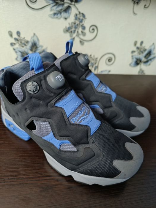 Продаю фирменные кроссовки REEBOK "Insta pump"