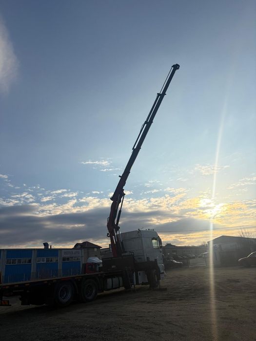 Ofer servicii cu camion cu macara