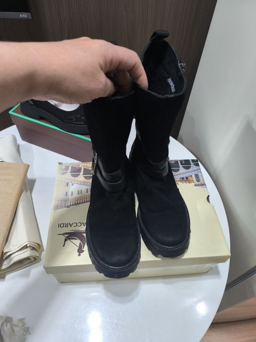 Продам детские зимние сапоги
