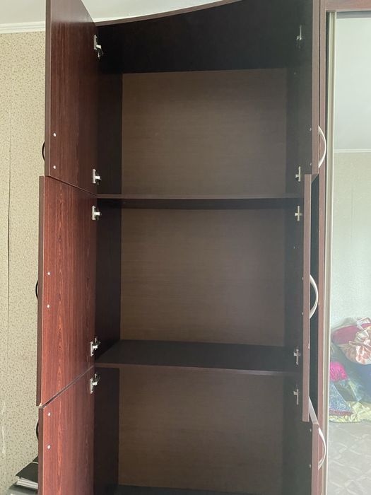 Шкаф для гостиной