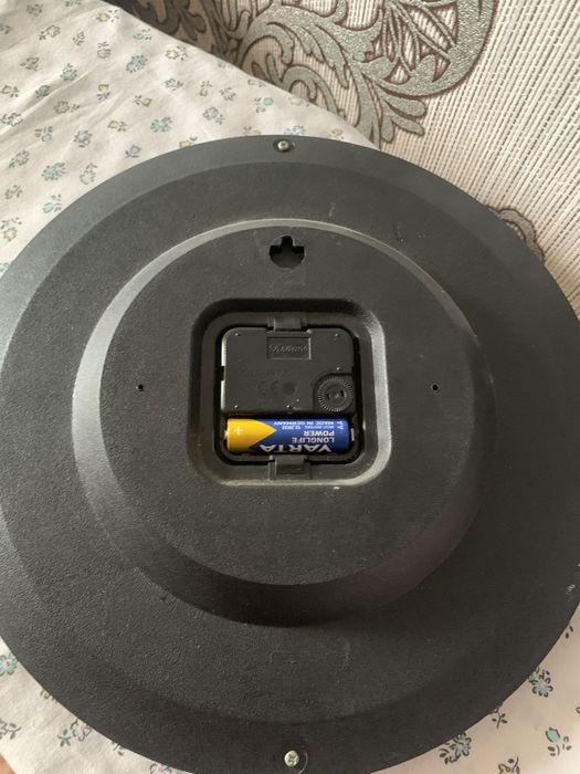 Продам часы настенные