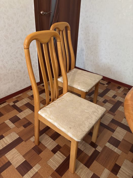 Деревяные стулья