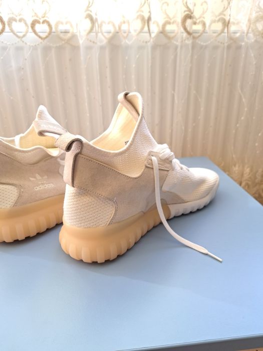 Vând sneakers adidas