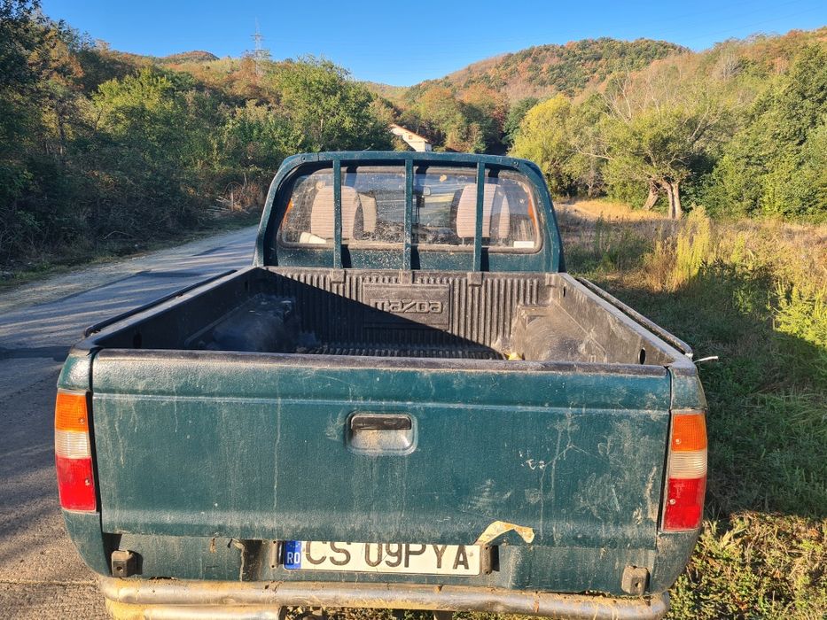 Vand Mazda B2500