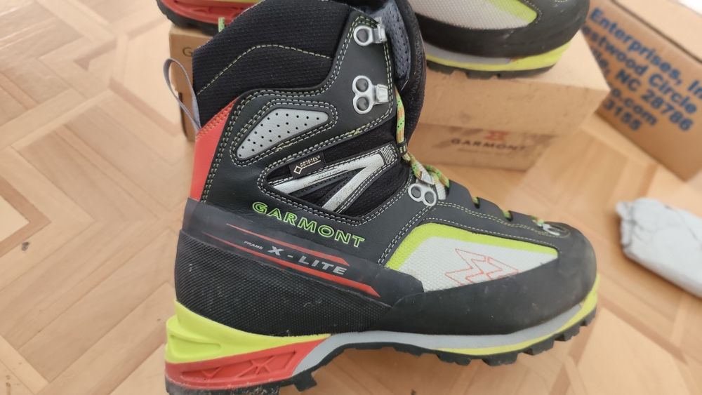 Туристически обувки 42 номер