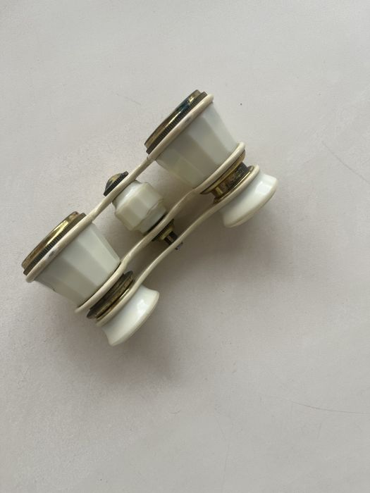 Продам совесткий театральный биноколь