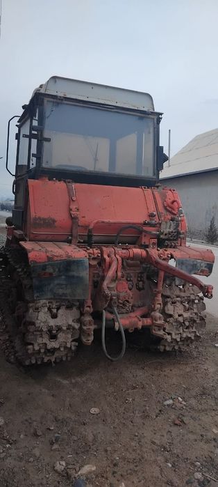 DT75M Traktor sotiladi srochno