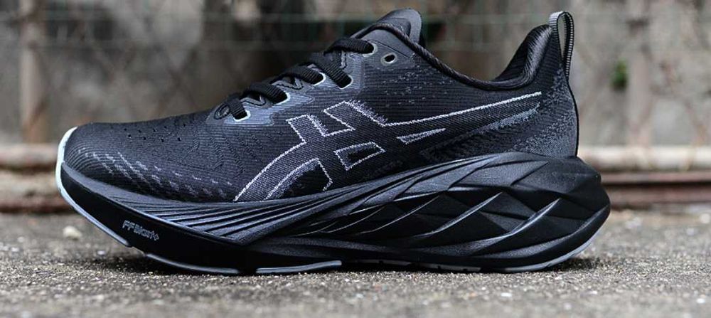 Нови мъжки маратонки ASICS Novablast 4 Wide Black & Graphite Grey
