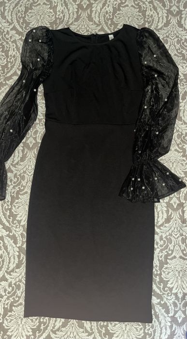 Платье с рукавами