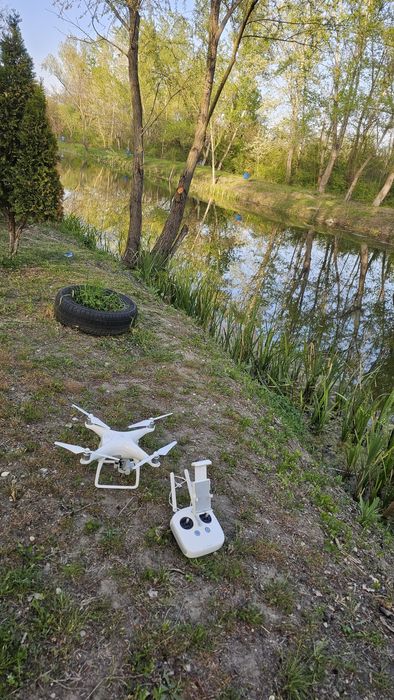 Dronă DJI Phantom 4