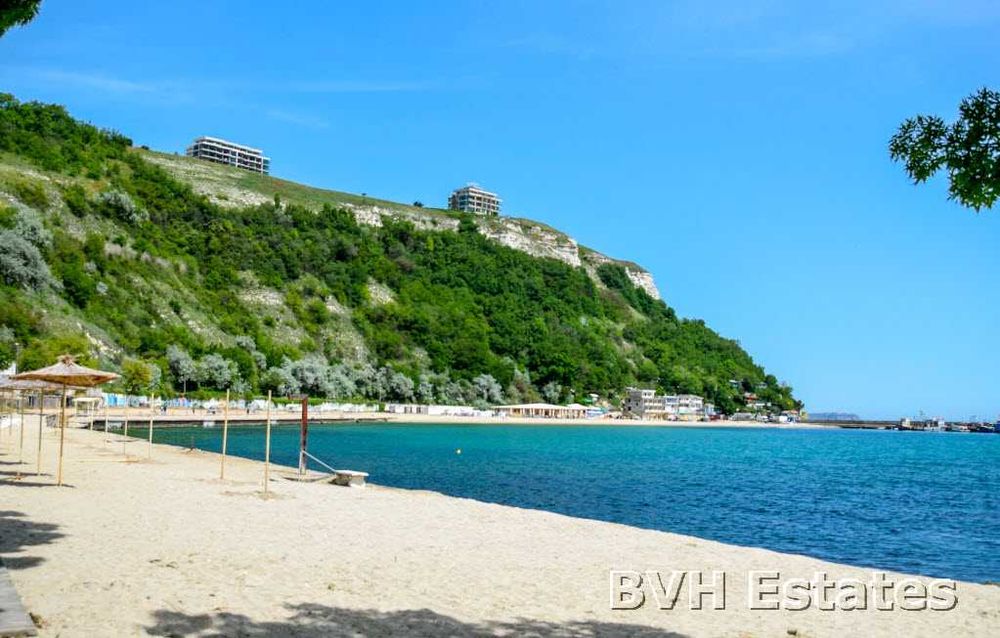 Обзаведен двустаен апартамент в White Lagoon – на 300 м от плажа