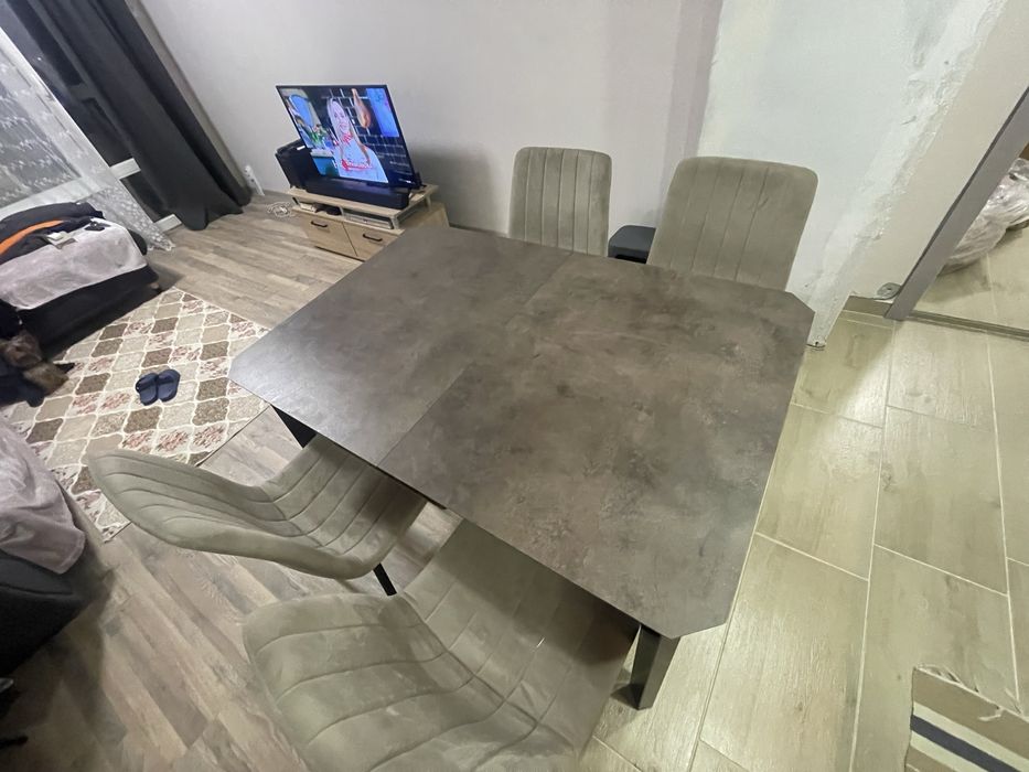 Трапезна Маса разтегателна с четири стола