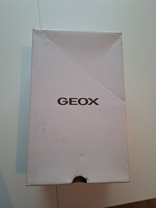 Сандали сиви нови