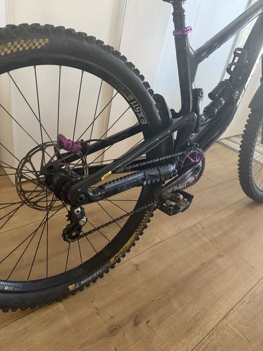 Nukeproof giga 2023