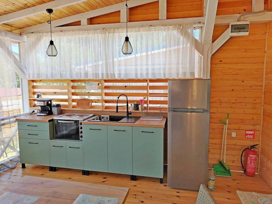 Каравани под наем на къмпинг Арапя с веранда