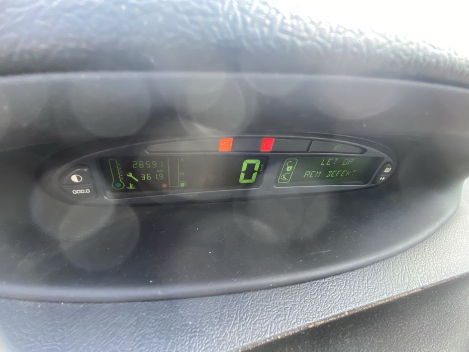 Piese Citroen Xsara Picaso motor 2.0 hdi RHZ an 2004.injetoare bara