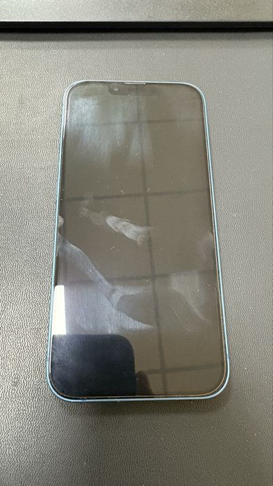 Продам Iphone 13