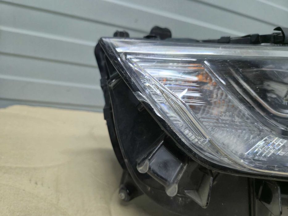 Far Stanga / Dreapta Toyota Highlander An 2020 - 2024 cod 10000-8A06K 10100-8A06K