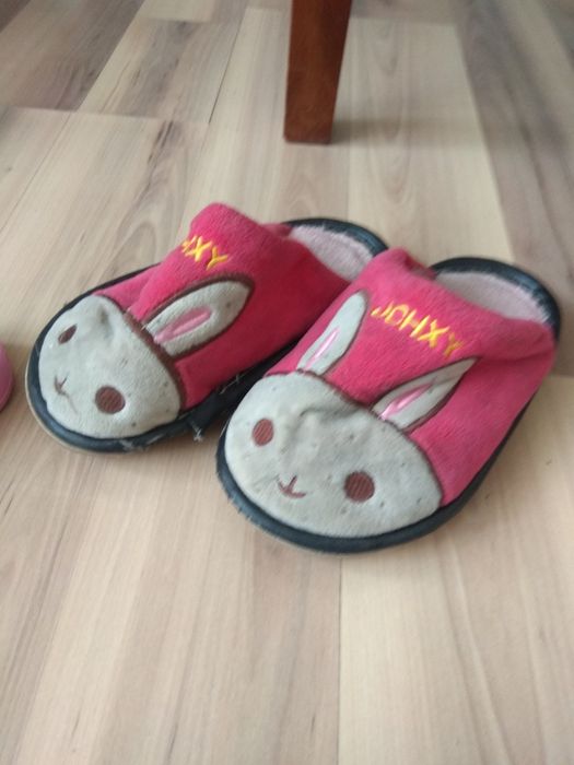 Обувь детская: сланцы