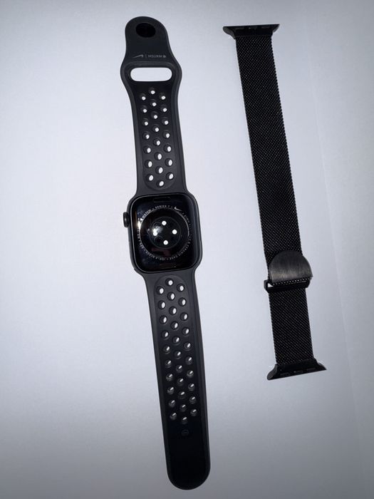 Vand Apple Watch Series 7 NIKE + Carcasa protectie + bratara metalică