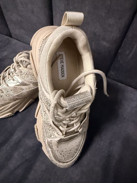 Сникърси steve madden