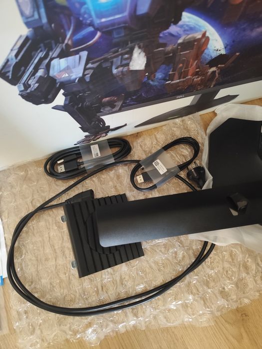 Dell G2724D – 27" QHD 165Hz като нов от магазина, много запазен