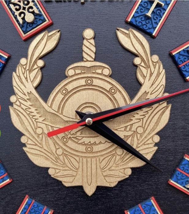 Часы настенные дерево