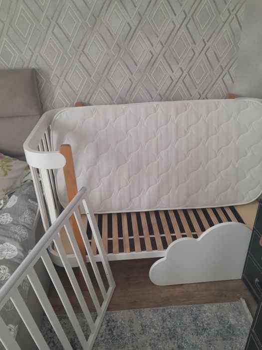 Продам детскую кровать  140×70