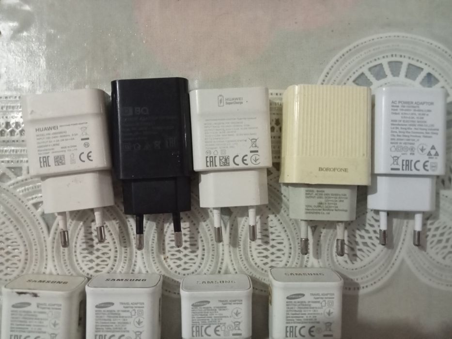 Зарядка разний есть все робочий