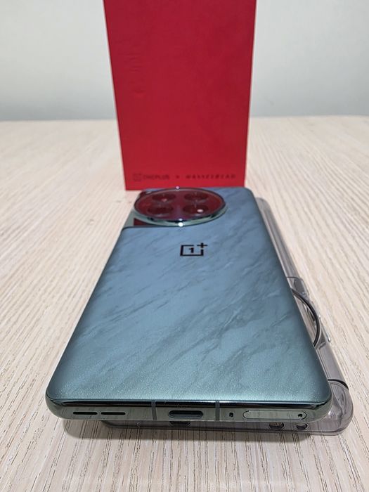 One Plus 12 продам или обмен