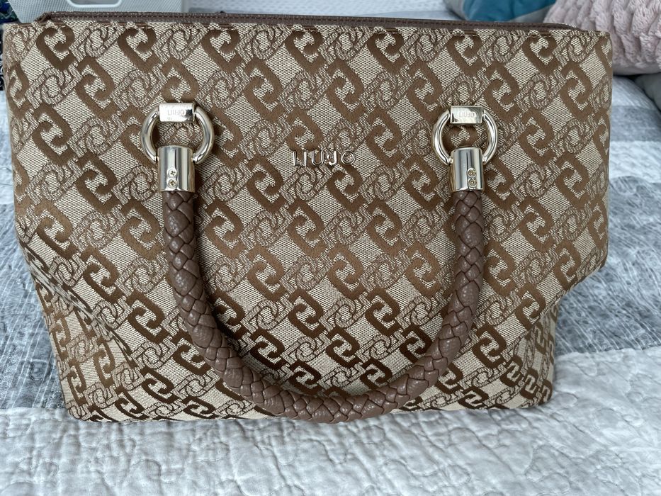 Елегантна дамска чанта