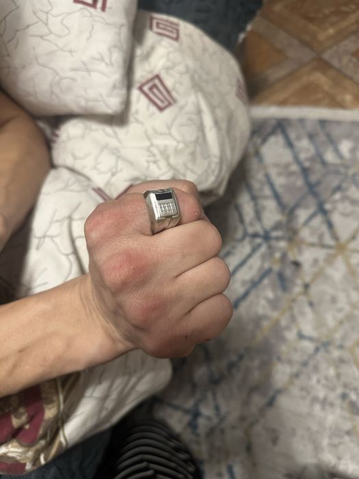 Продам серебренную печатку!