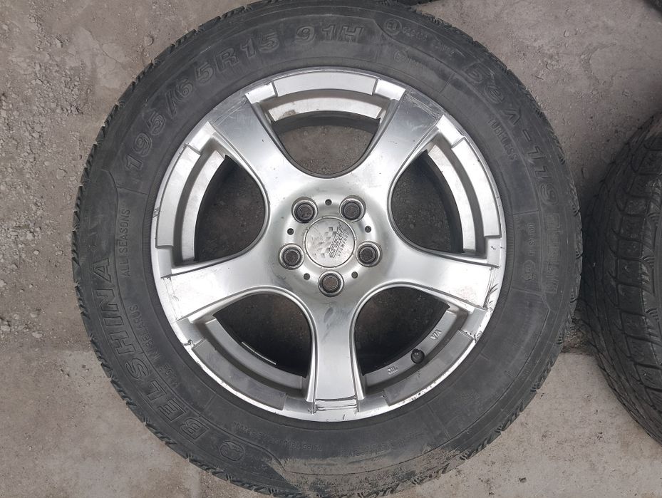 Продам комплект шин с дисками