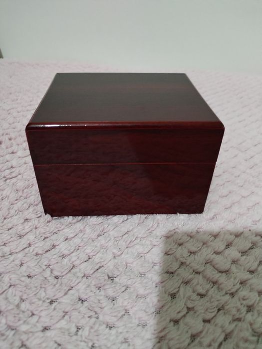 Луксозен часовник