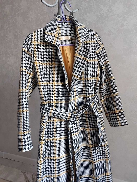 Продаю красивое пальто