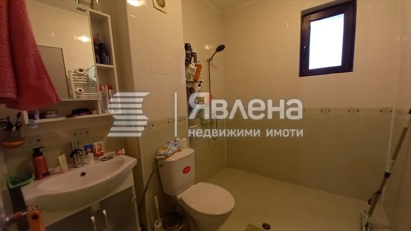 Самостоятелна еднофамилна къща в Царево