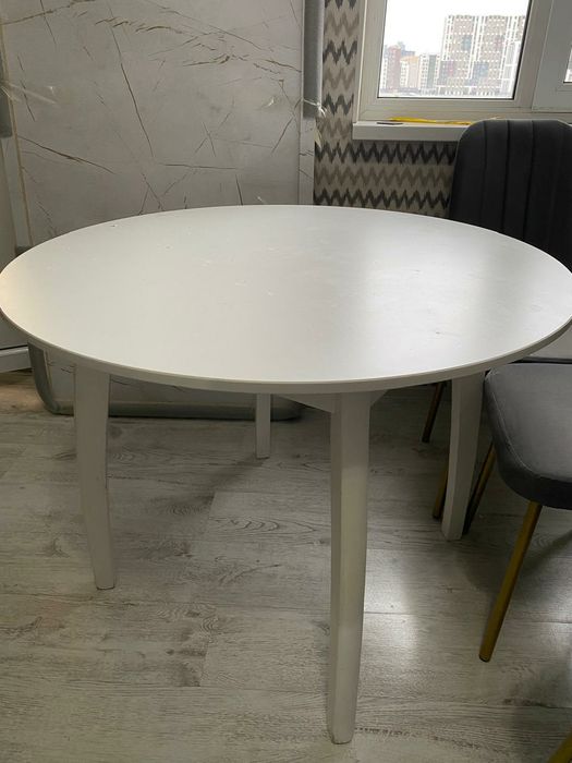 Продается Круглый стол