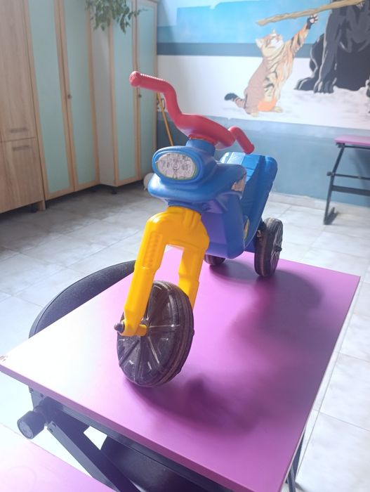 Motocicletă / Tricicletă copii – rezistentă, stare bună