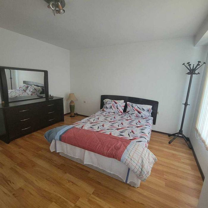 Дава се под наем Тристаен апартамент в Бургас, Възраждане - 90 кв.м за 663 € - Снимка #2