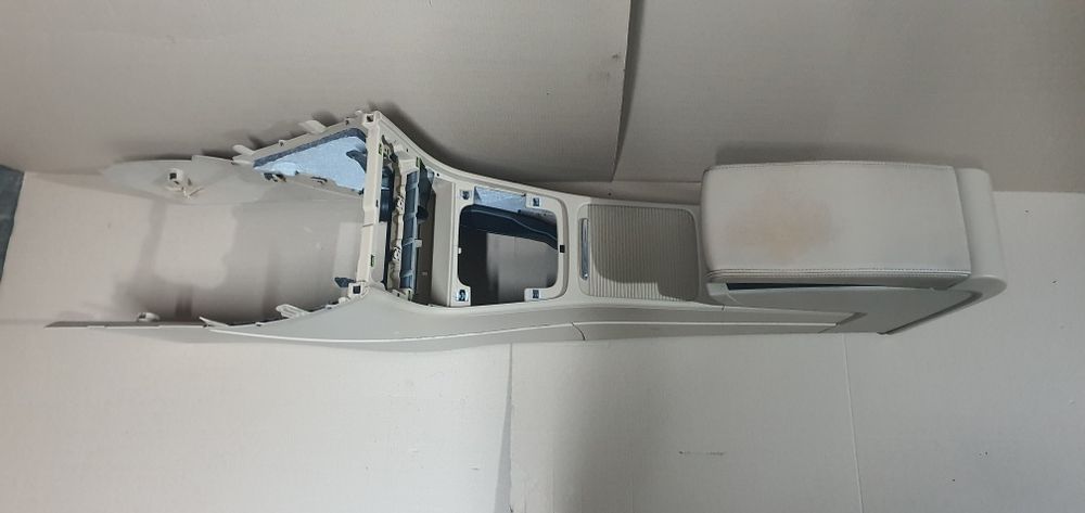 Consola centrala si cotiera crem passat b6 2005 - 2010